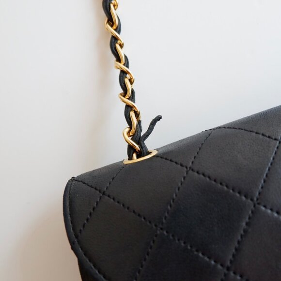 Authentic Preowned Vintage Chanel Black Lambskin Single Flap Bag GHW - Picture 8 of 16